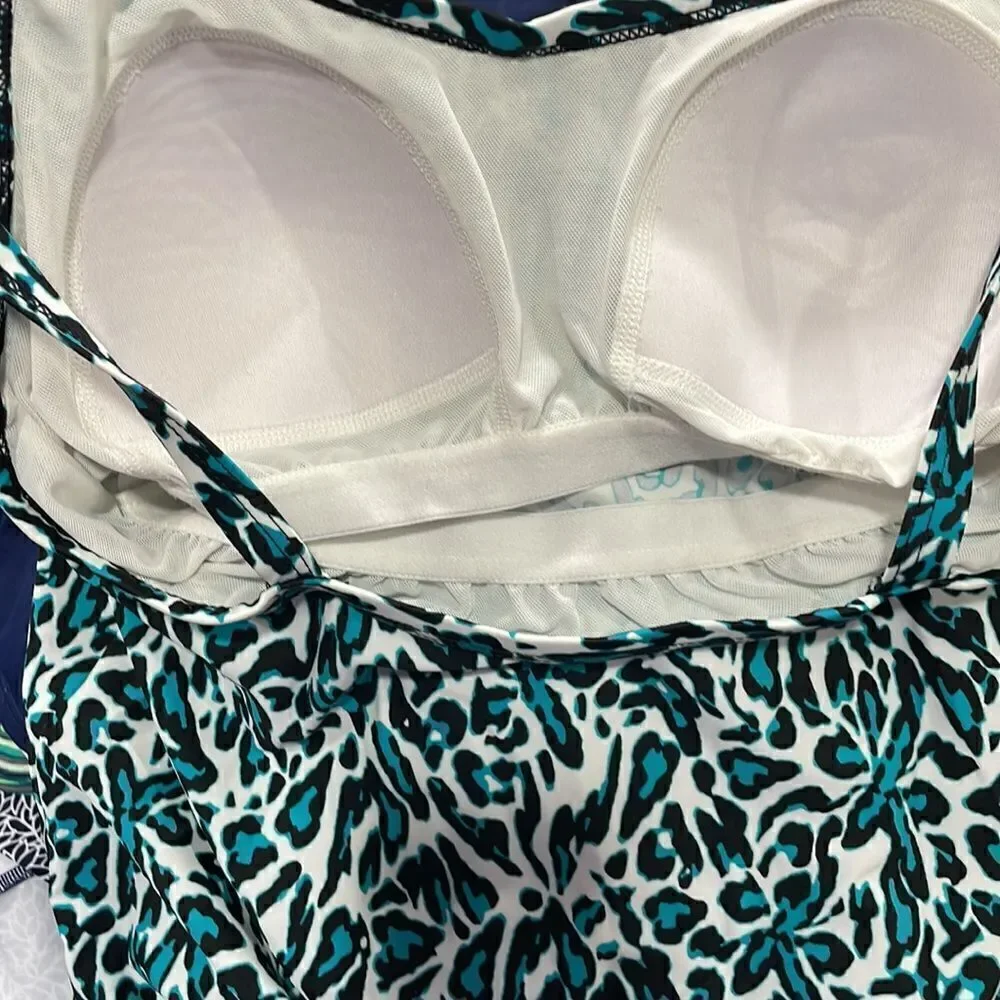 NWOT Jaclyn Smith Leopard Tankini Swim Top.  Size 6 S small